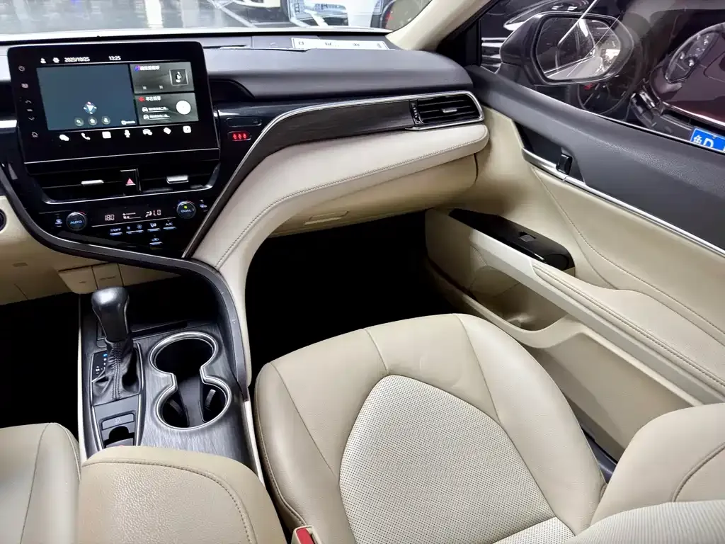 Toyota Camry 2021 из CN, фото 9