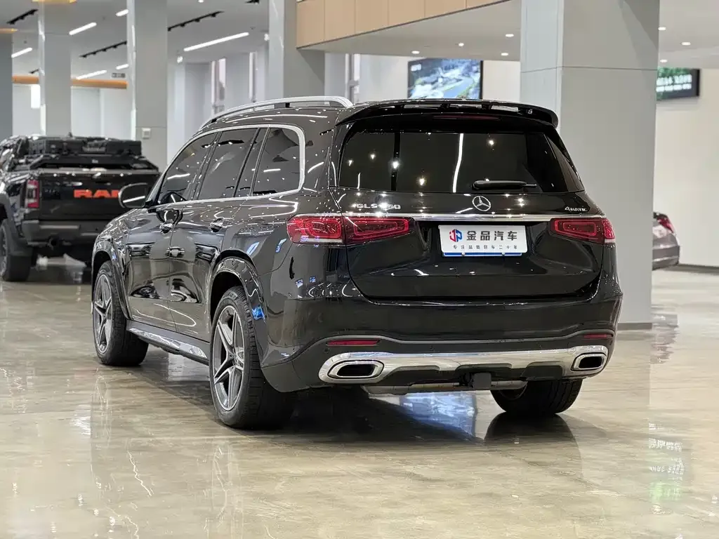 Mercedes-Benz GLS — фото 6