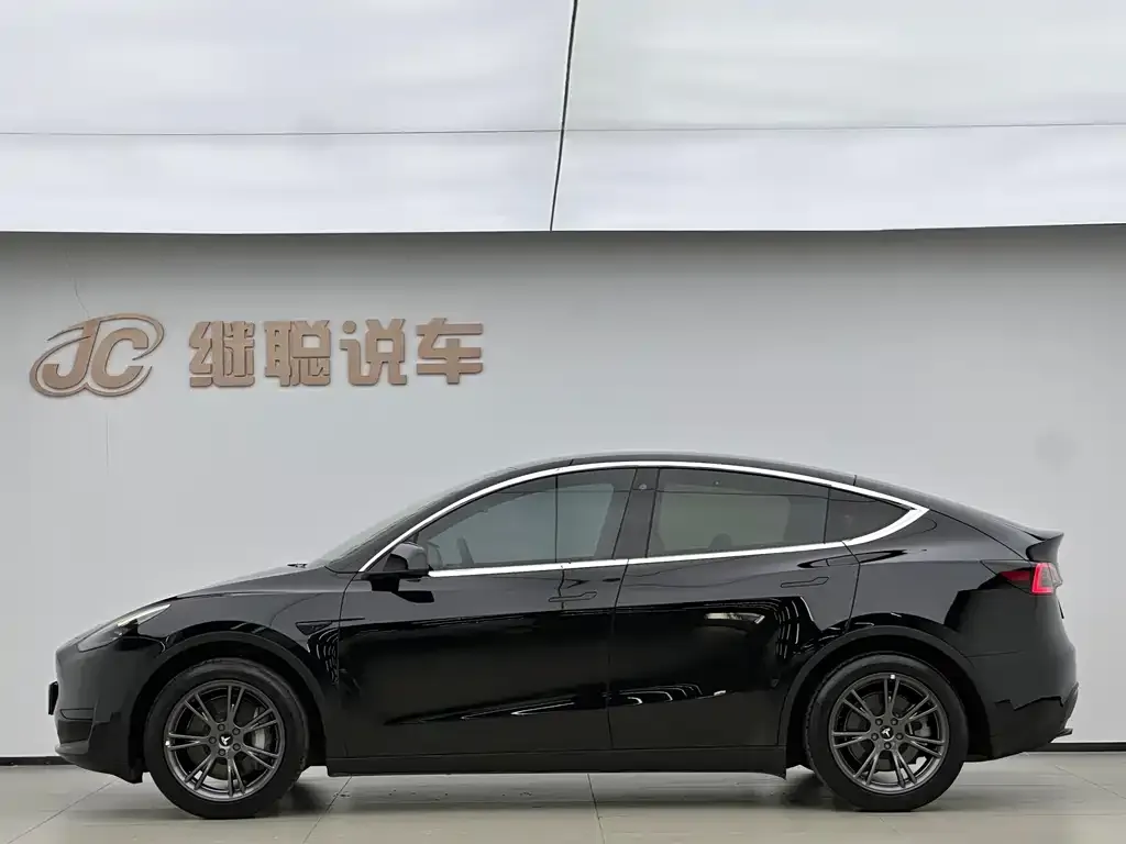 Tesla Model Y 2024 из CN, фото 3