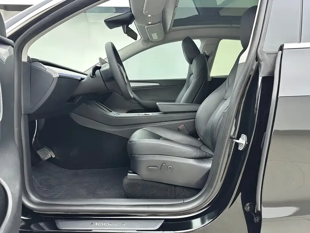 Tesla Model Y 2024 из CN, фото 6
