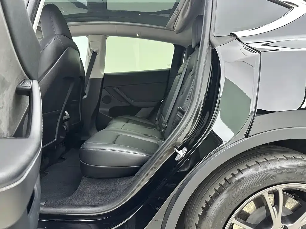 Tesla Model Y 2024 из CN, фото 7