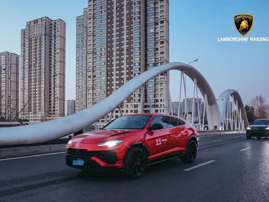 Lamborghini Urus 2023 из CN, фото 1