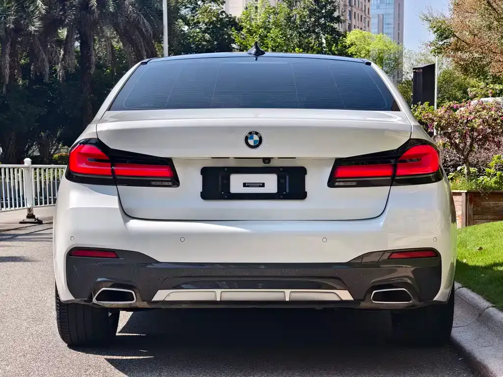 BMW 5 Series — фото 6