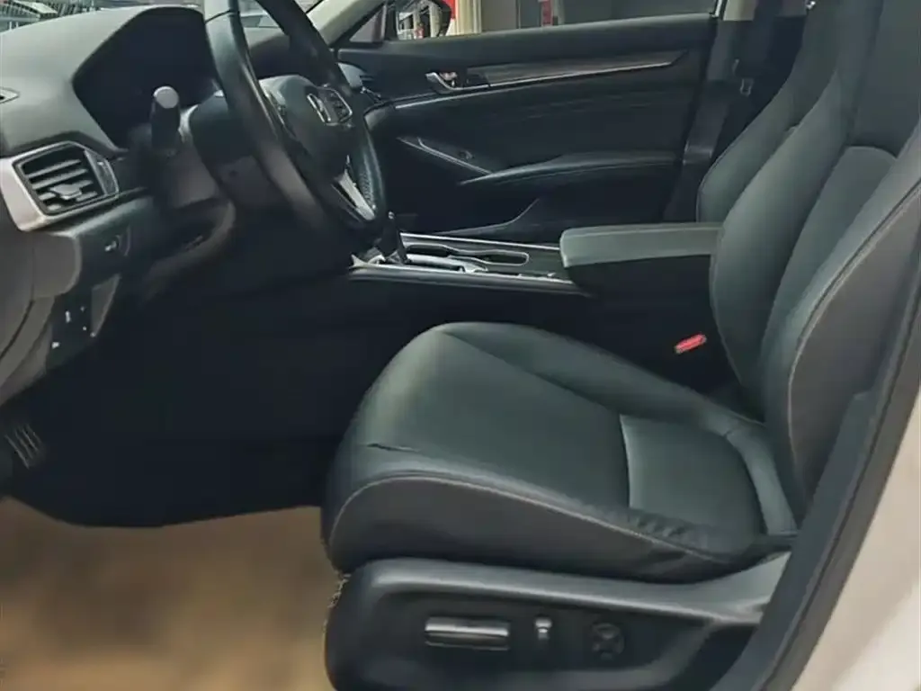 Honda Accord 2023 из CN, фото 10