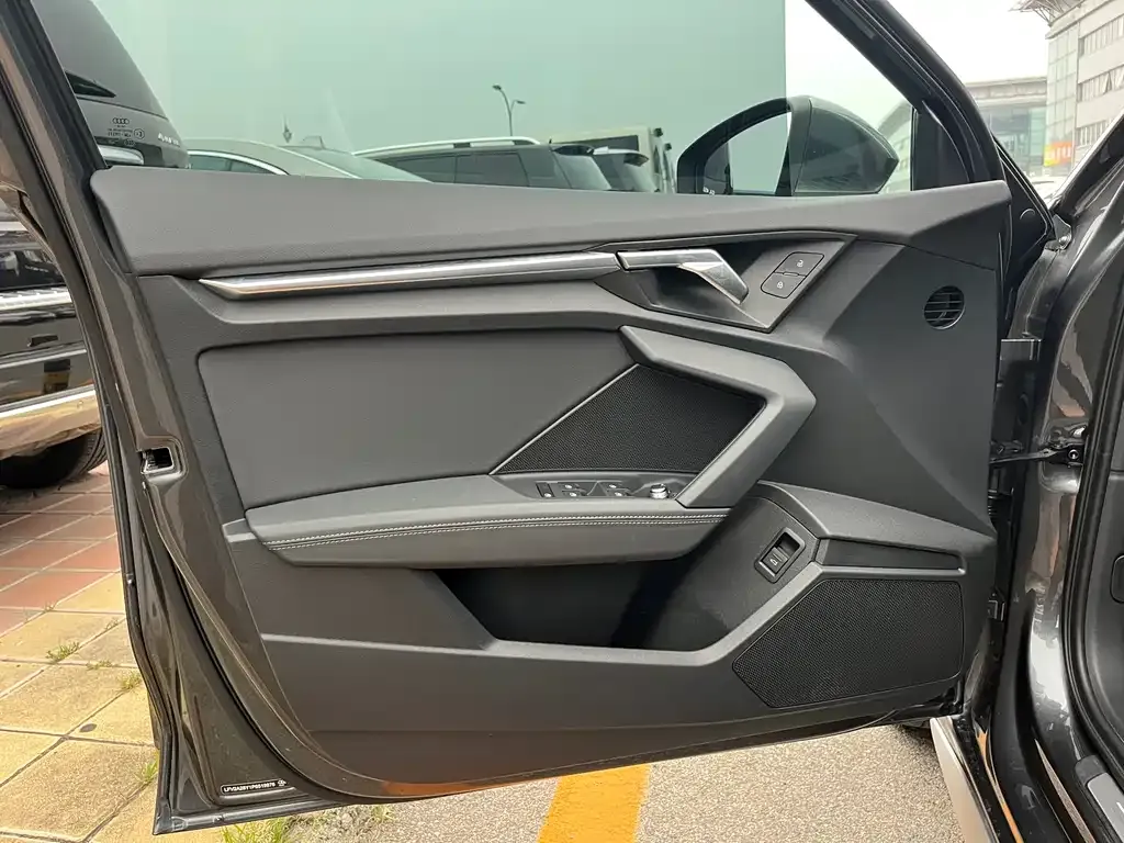 Audi A3 2023 из CN, фото 8