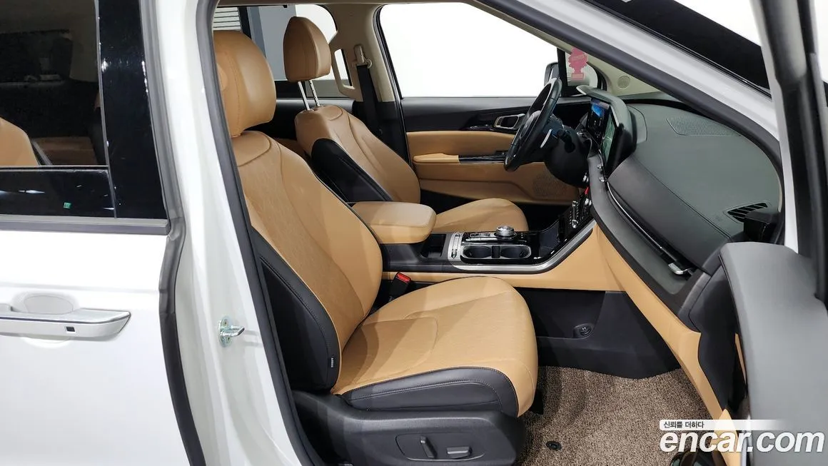 Kia Carnival — фото 10