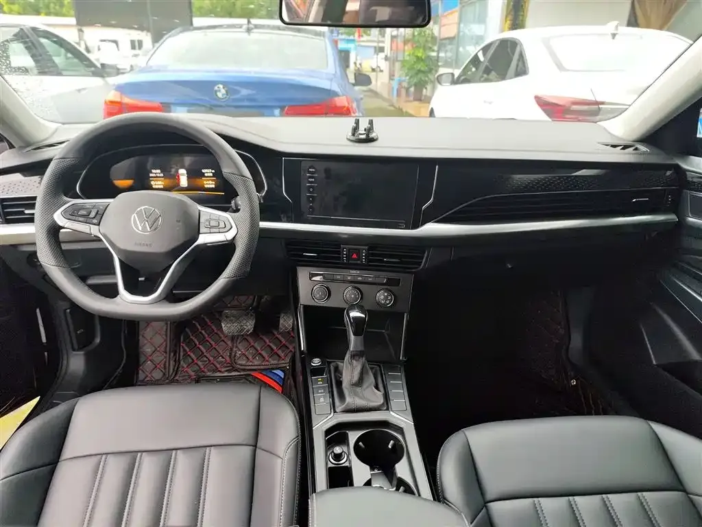 Volkswagen Passat 2023 из CN, фото 10