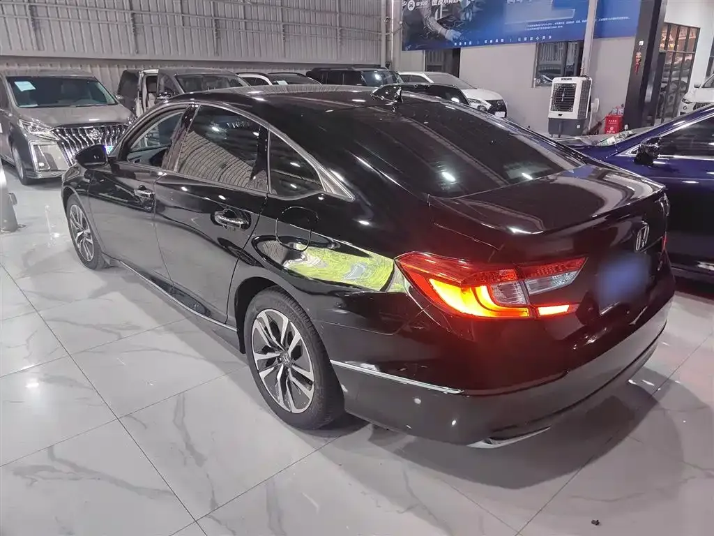 Honda Accord — фото 5
