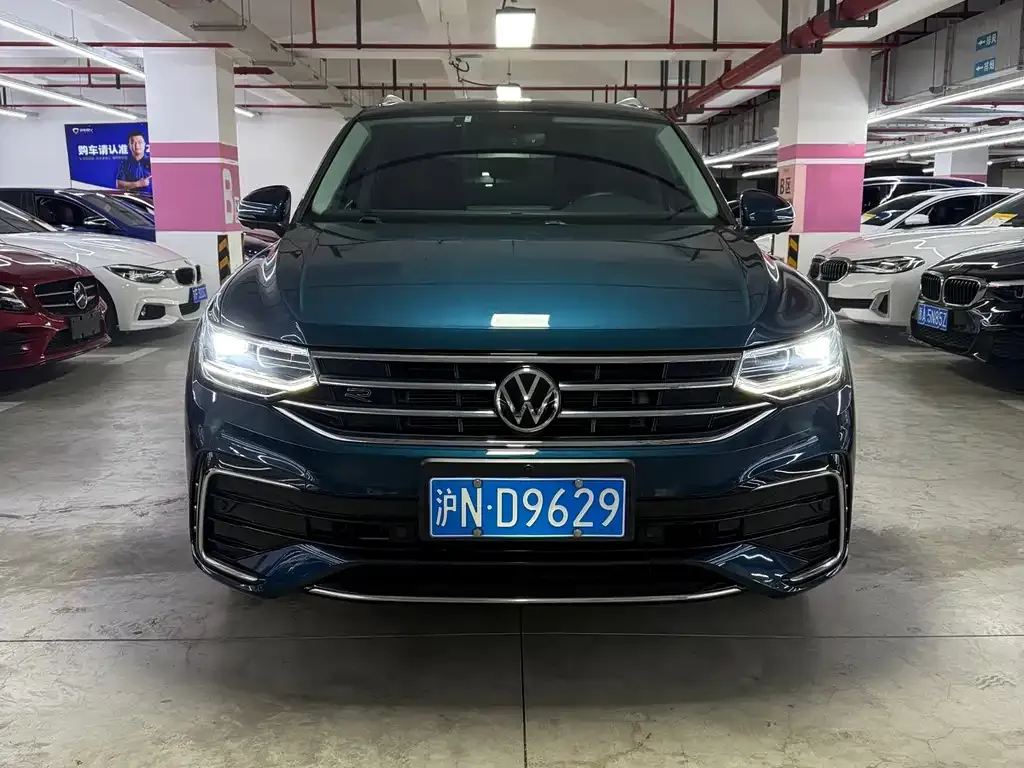 Volkswagen Tiguan L — фото 2