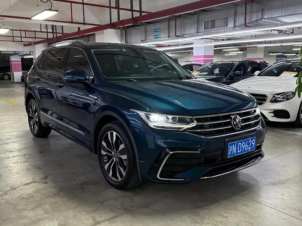 Volkswagen Tiguan L — фото 3