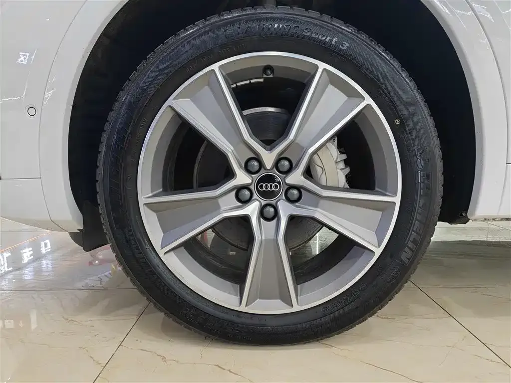 Audi Q5L Sportback 2022 из CN, фото 5