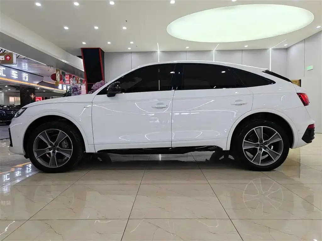 Audi Q5L Sportback 2022 из CN, фото 6
