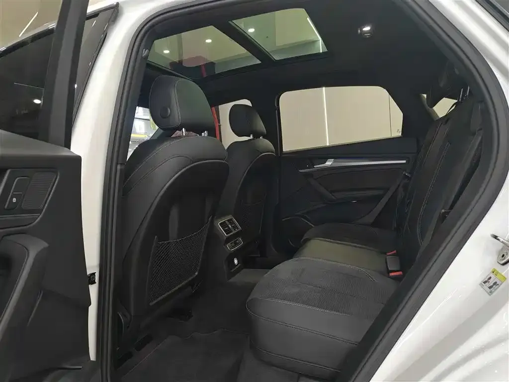 Audi Q5L Sportback 2022 из CN, фото 8