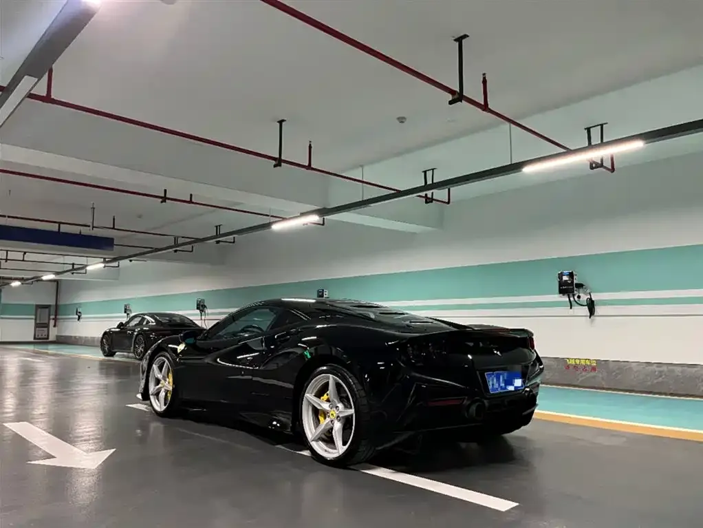 Ferrari F8 — фото 7
