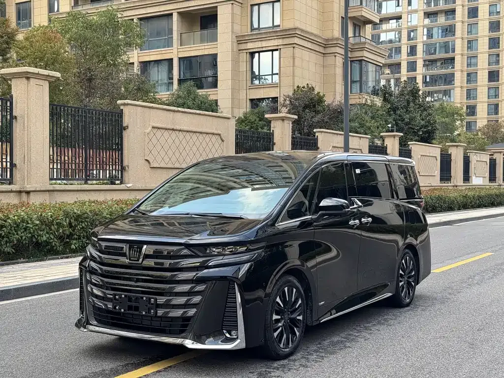 Toyota Vellfire 2024 из CN, фото 1
