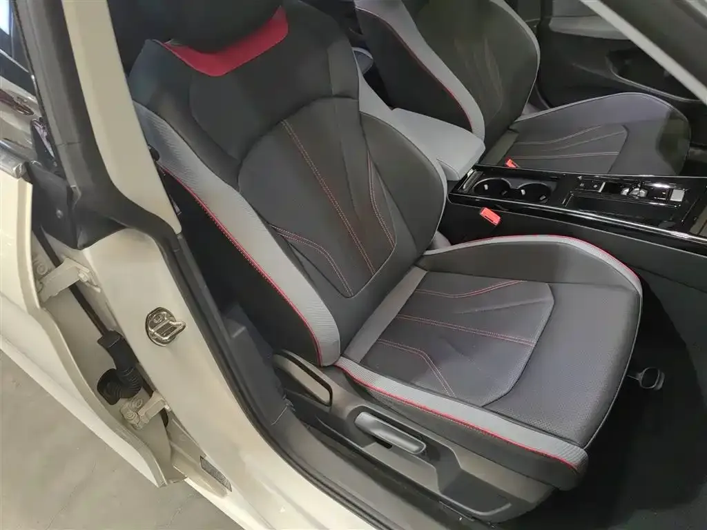 Volkswagen Lamando 2023 из CN, фото 4