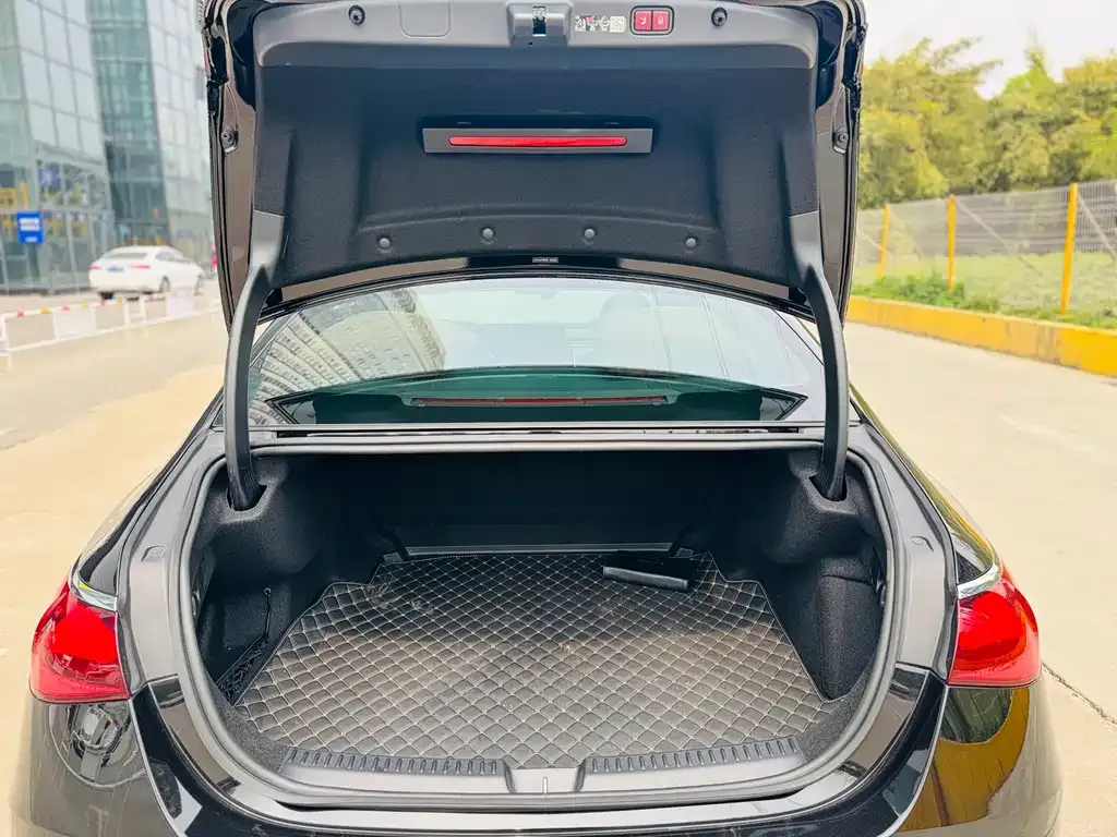 Mercedes-Benz E-Class 2024 из CN, фото 10