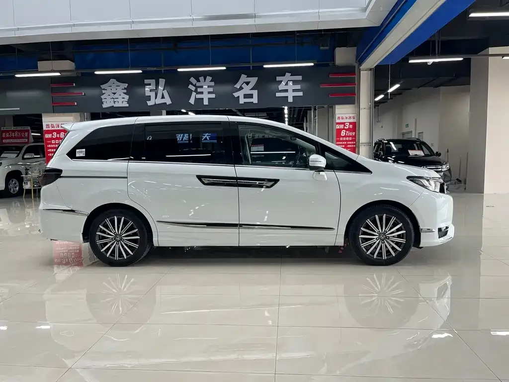 Honda Elysion 2023 из CN, фото 4