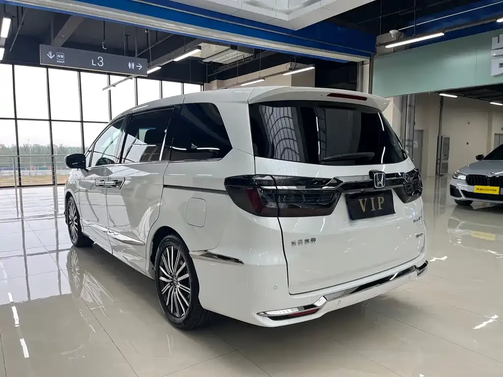 Honda Elysion 2023 из CN, фото 7