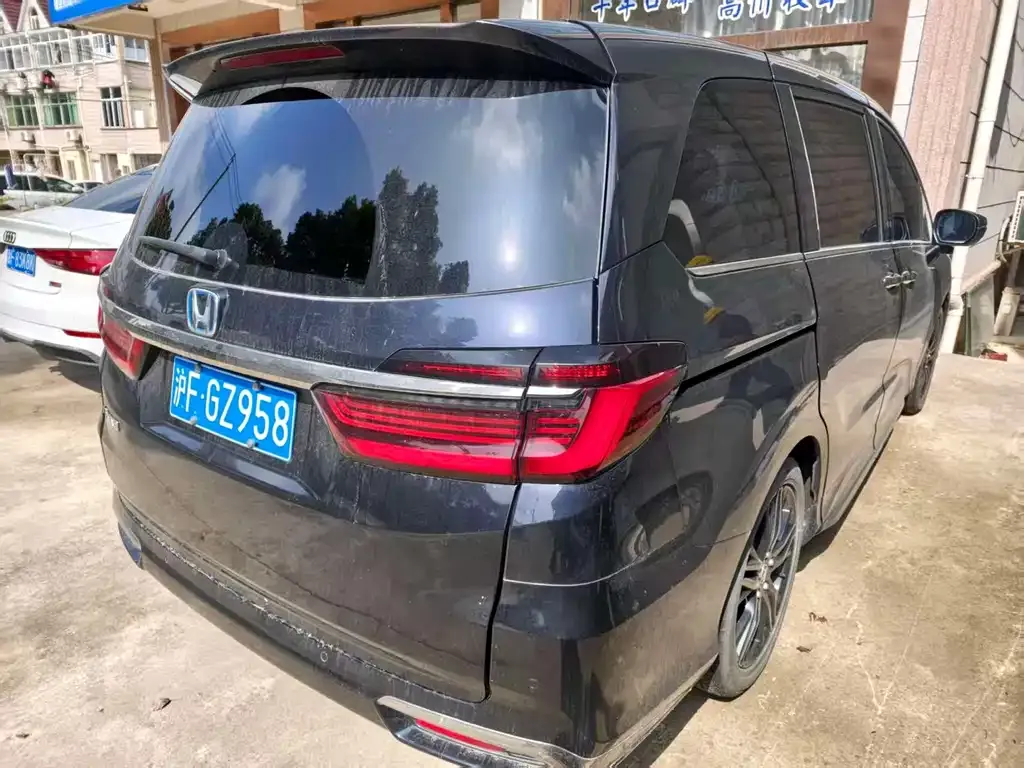 Honda Odyssey — фото 2