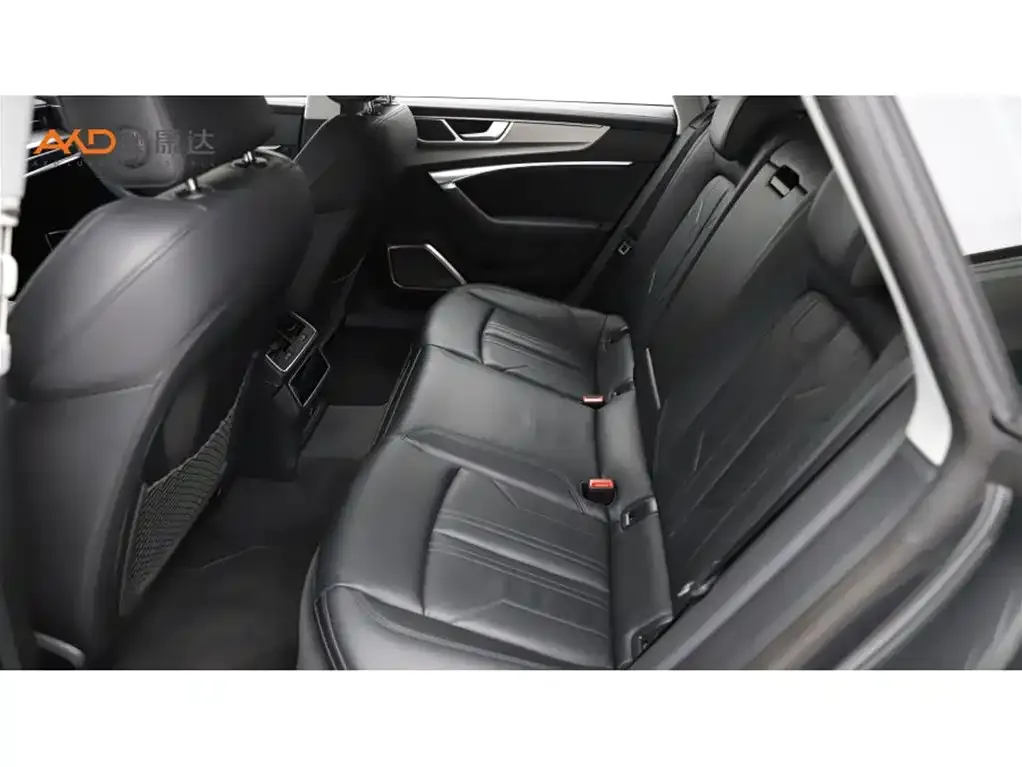 Audi A7 2024 из CN, фото 7