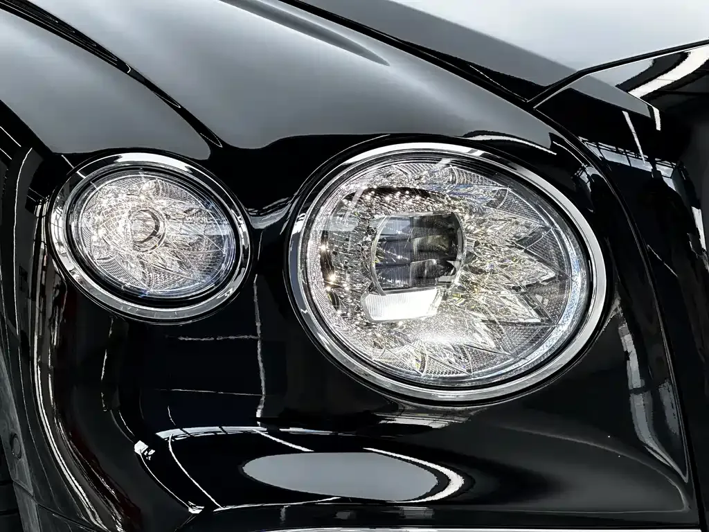 Bentley Flying Spur 2023 из CN, фото 10