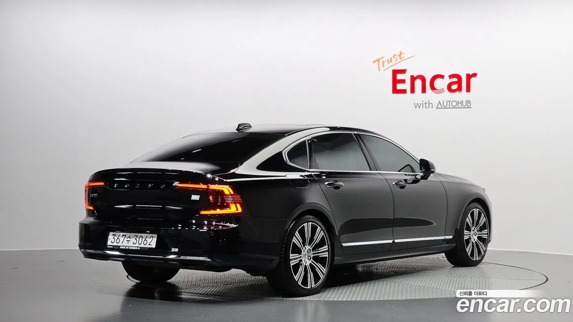 Volvo S90 2023 из KR, фото 2