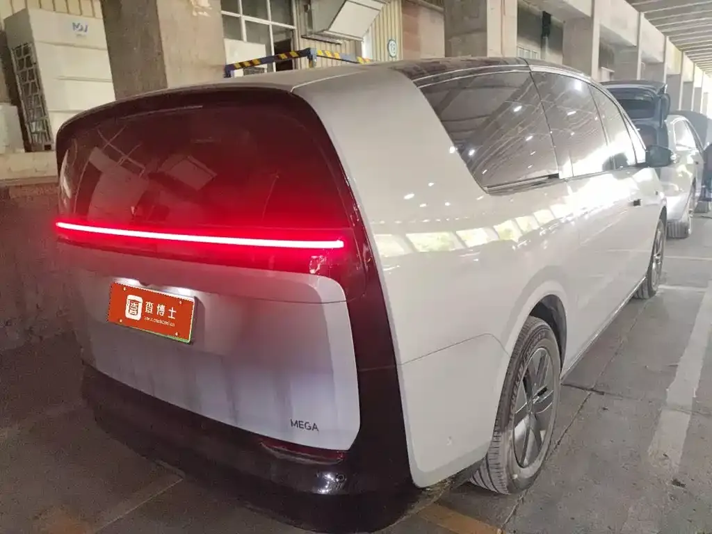 Li Auto MEGA 2024 из CN, фото 2