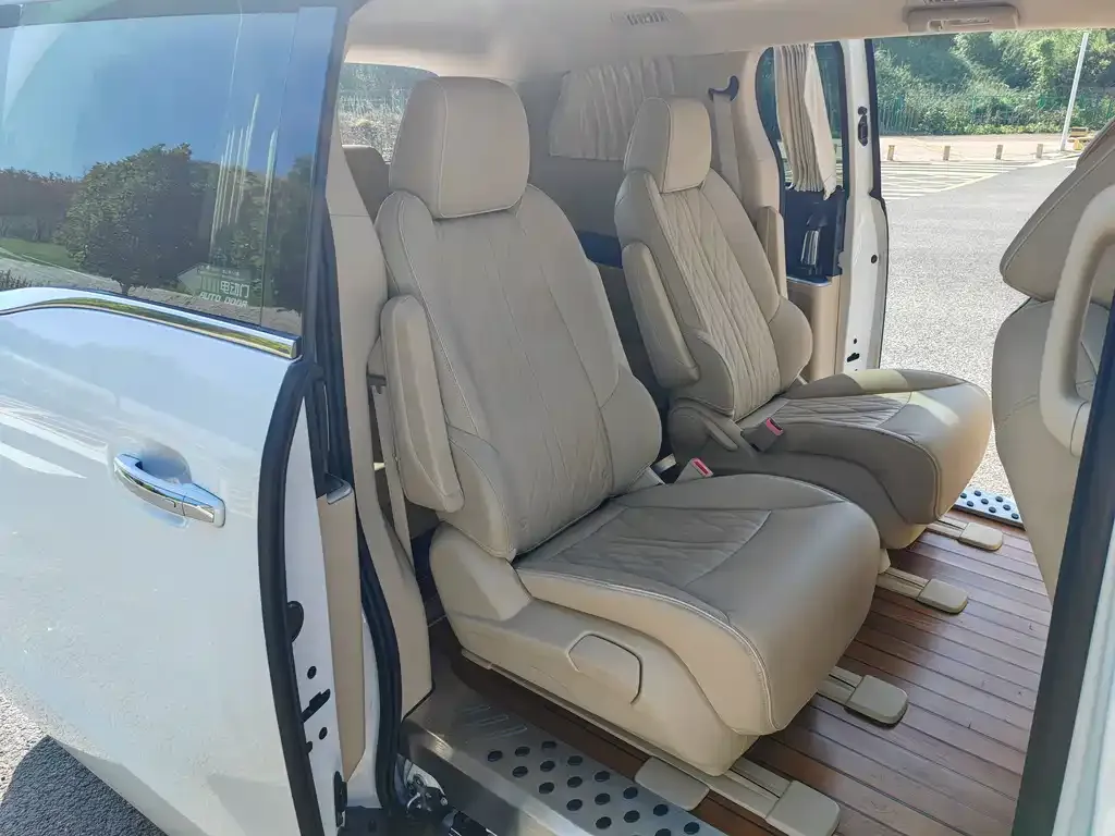 Buick GL8 2023 из CN, фото 10
