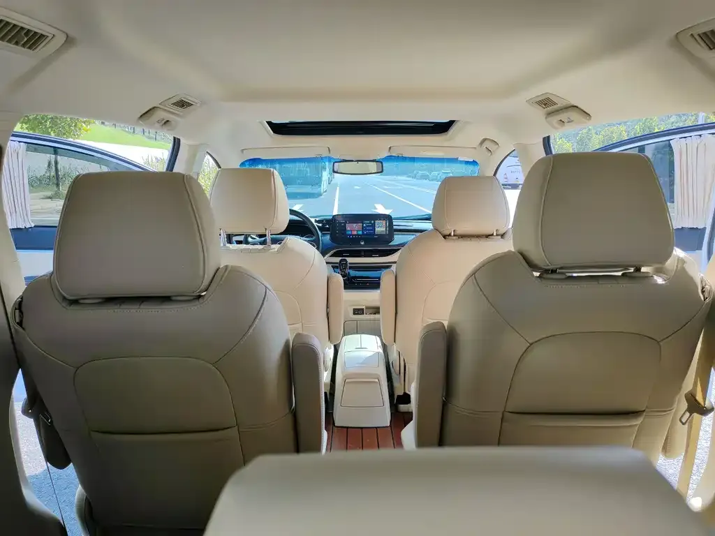 Buick GL8 2023 из CN, фото 8