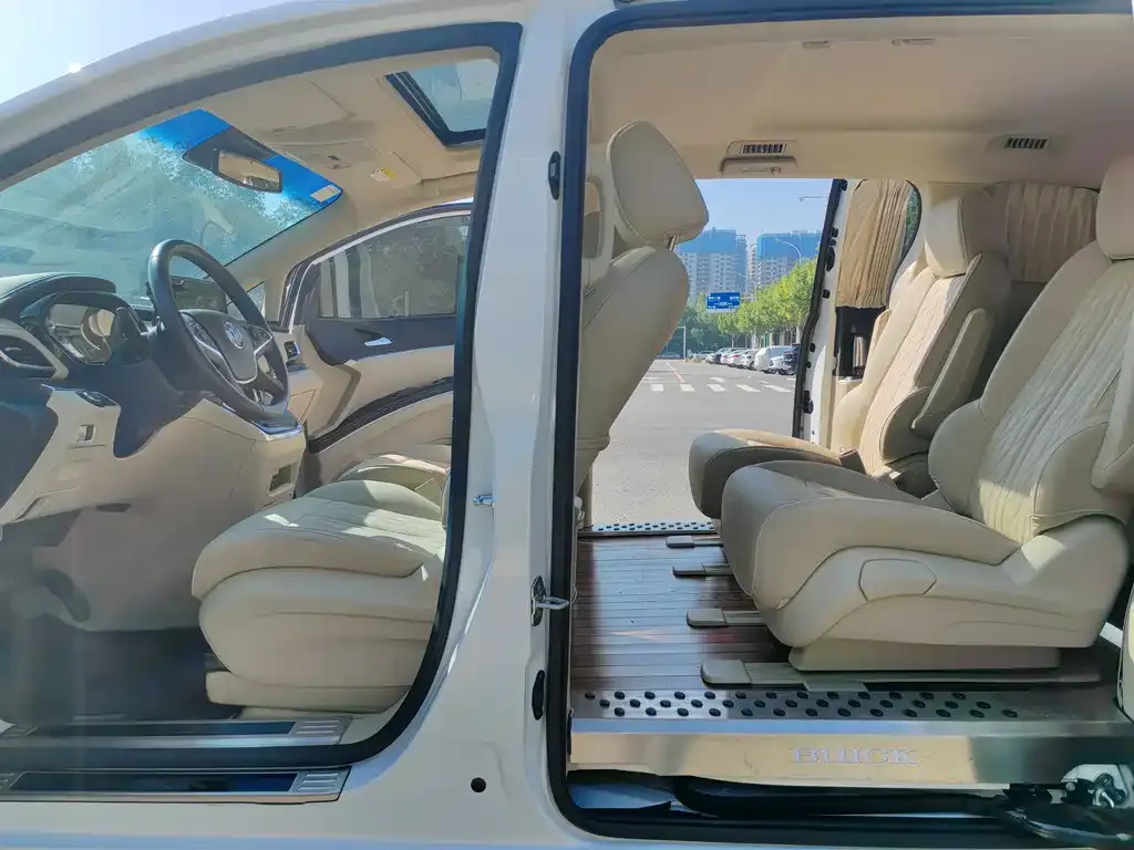 Buick GL8 2023 из CN, фото 9