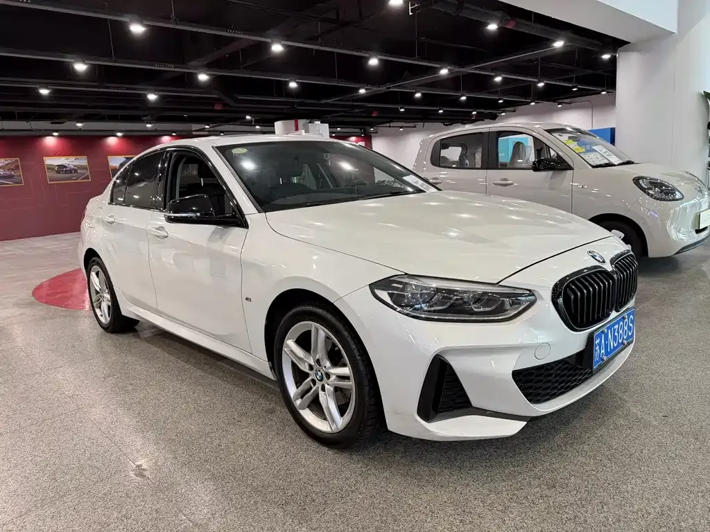 BMW 1 Series 2021 из CN, фото 3