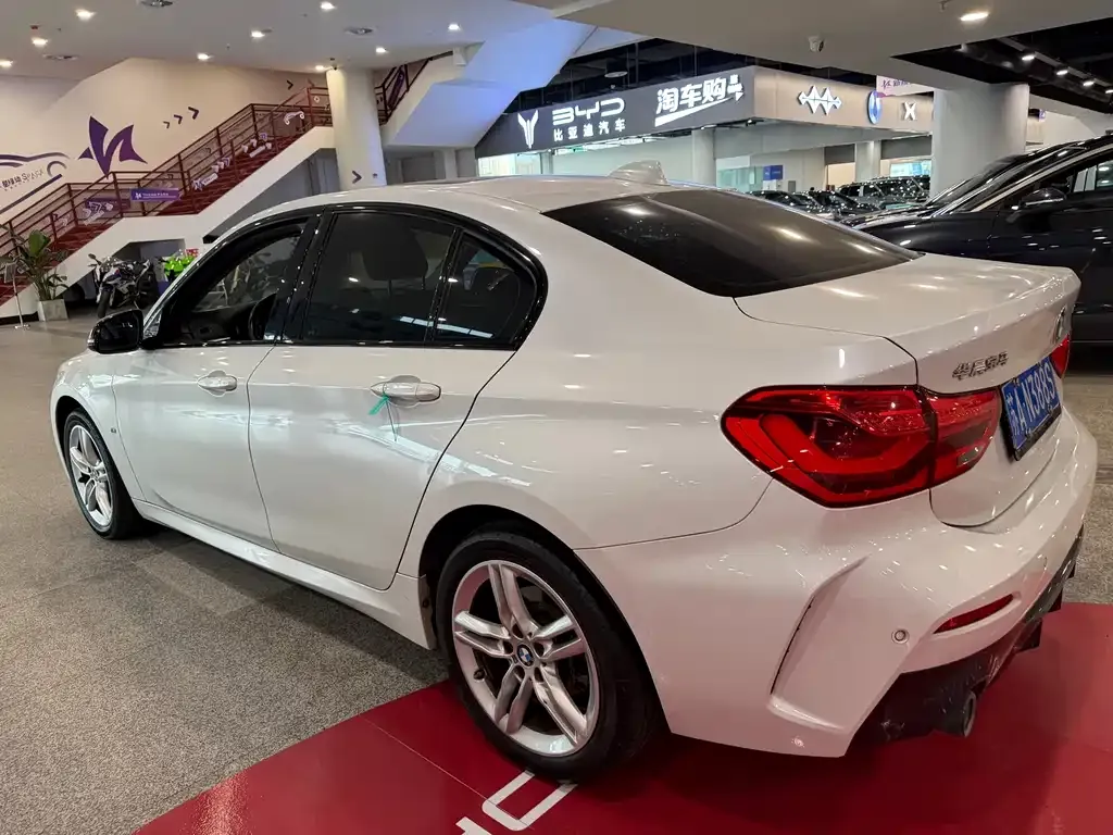 BMW 1 Series 2021 из CN, фото 6