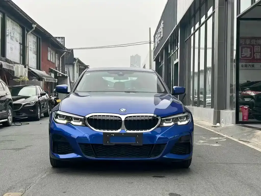 BMW 3 Series 2022 из CN, фото 2