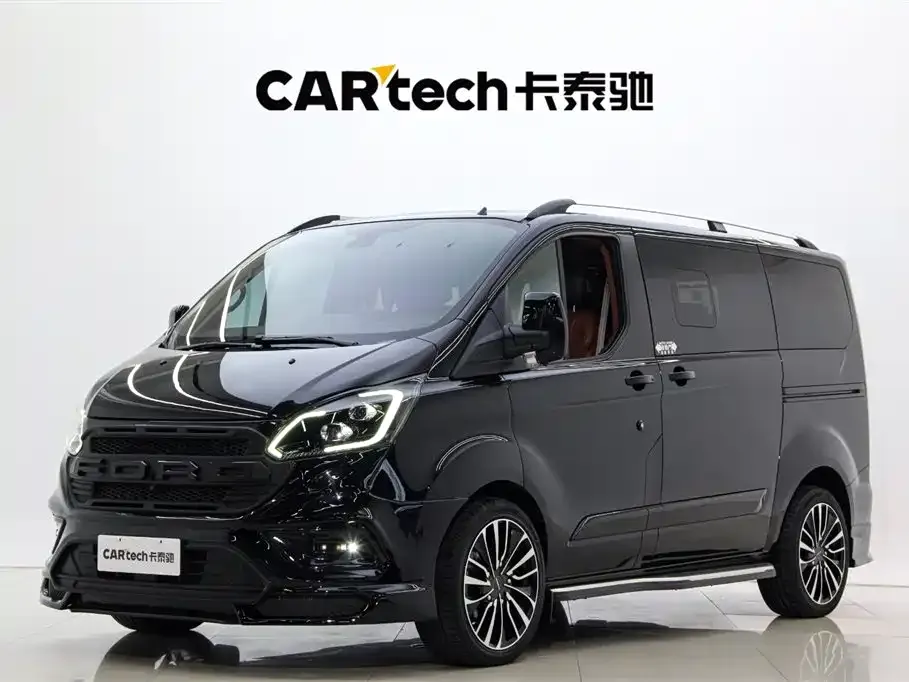 Ford Tourneo — фото 1