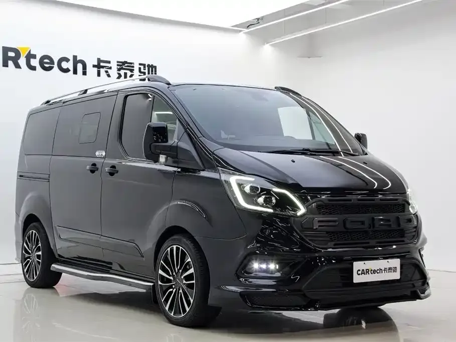 Ford Tourneo — фото 3