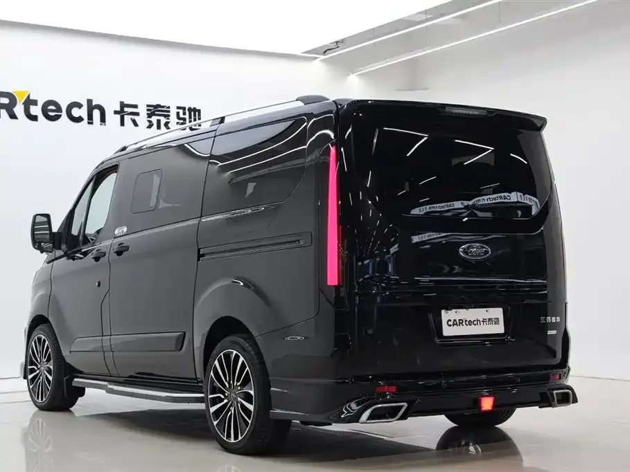 Ford Tourneo — фото 6