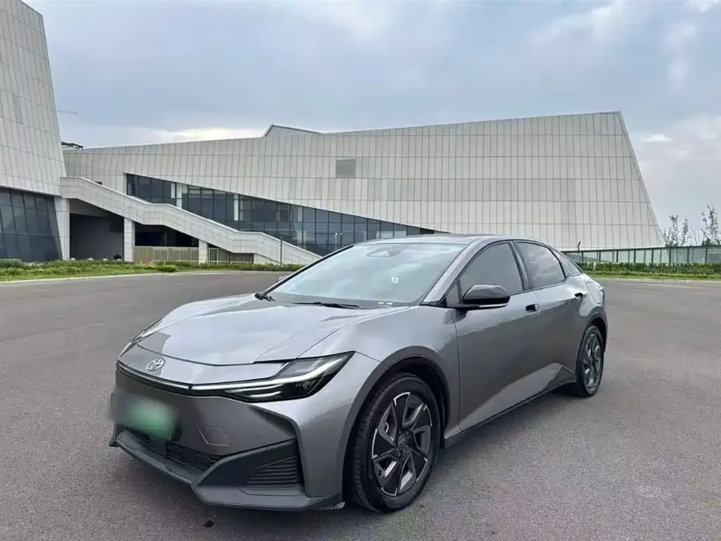 Toyota bZ3 2024 из CN, фото 2