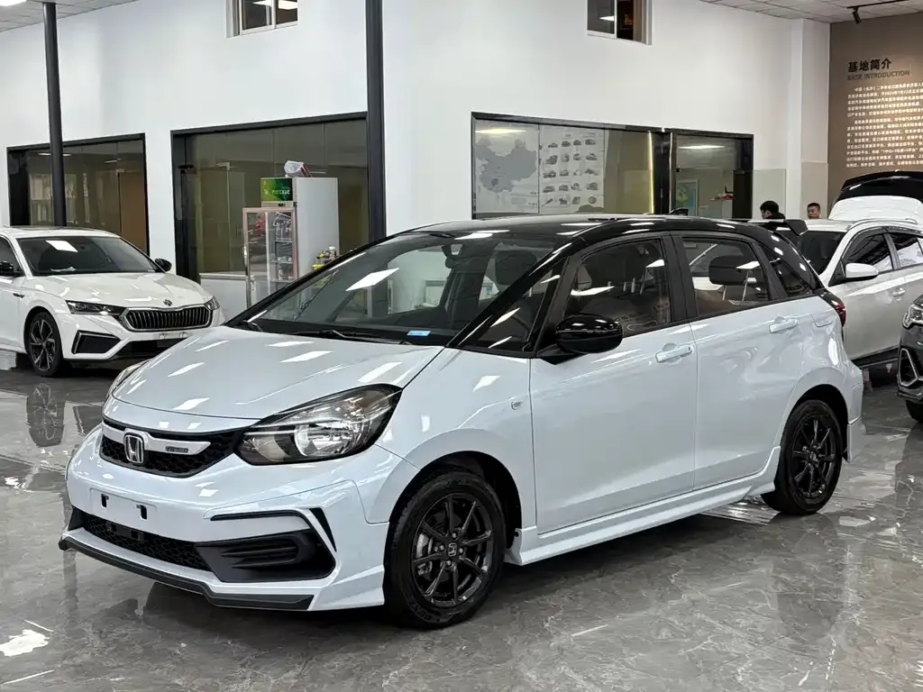 Honda Fit — фото 1