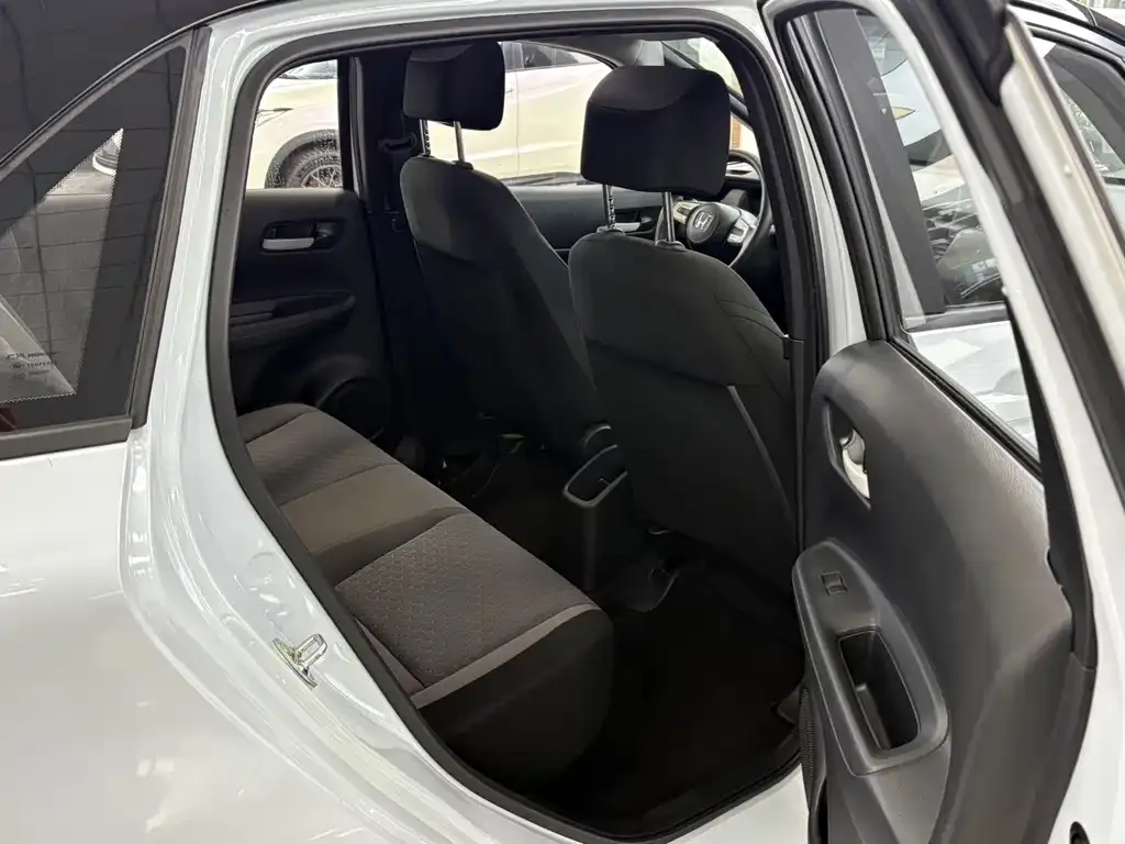Honda Fit — фото 9