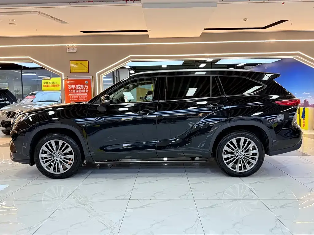 Toyota Highlander 2022 из CN, фото 2