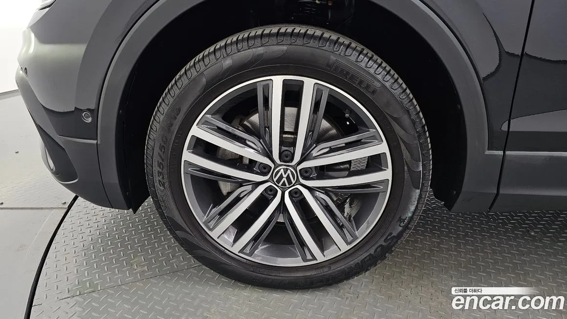Volkswagen Tiguan — фото 5