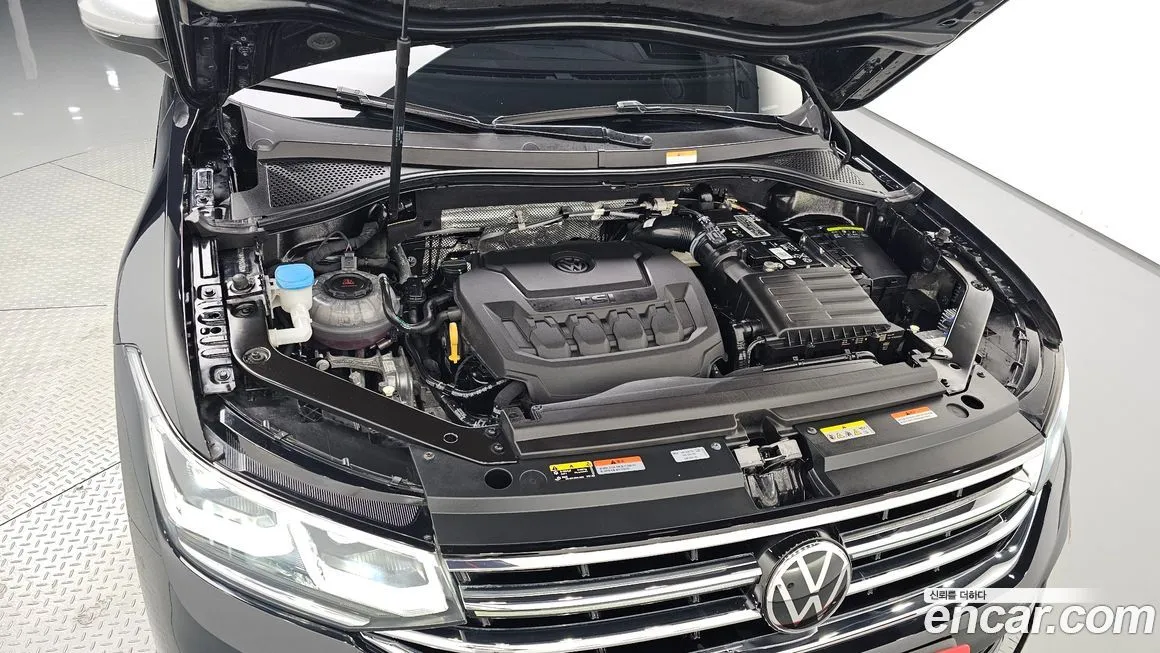 Volkswagen Tiguan — фото 6