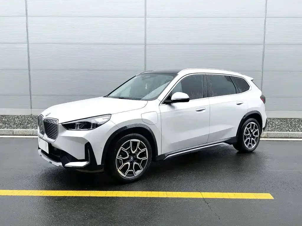 BMW iX1 2024 из CN, фото 1