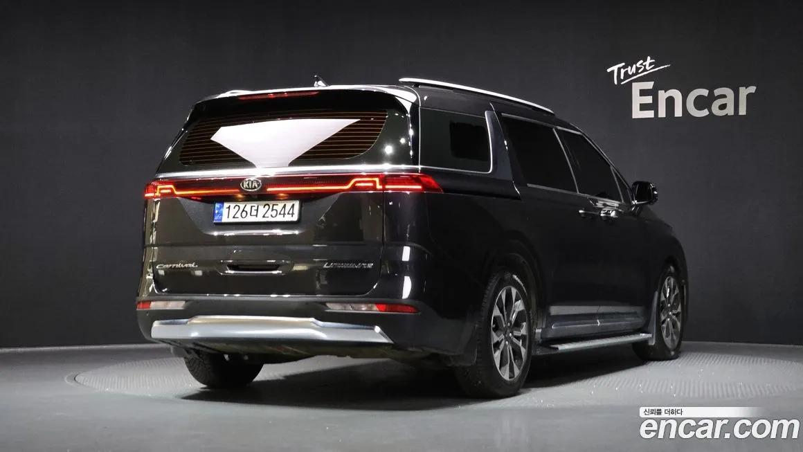 Kia Carnival — фото 2