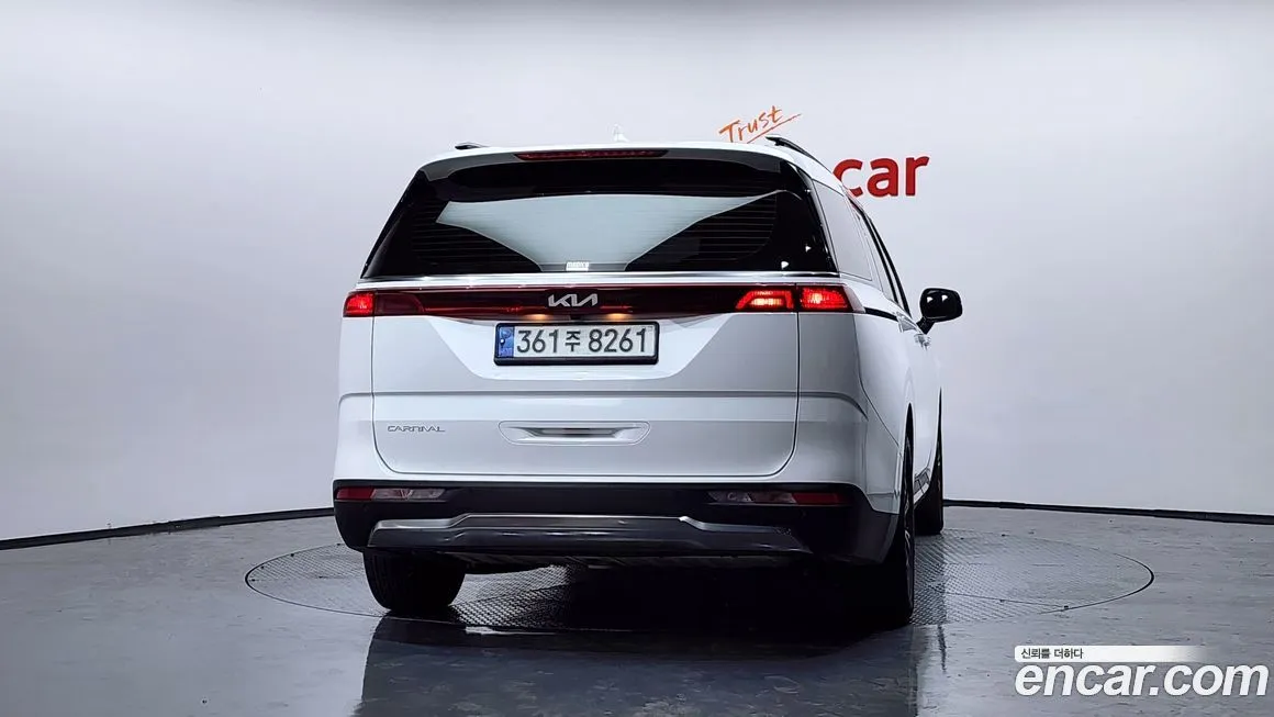 Kia Carnival — фото 4