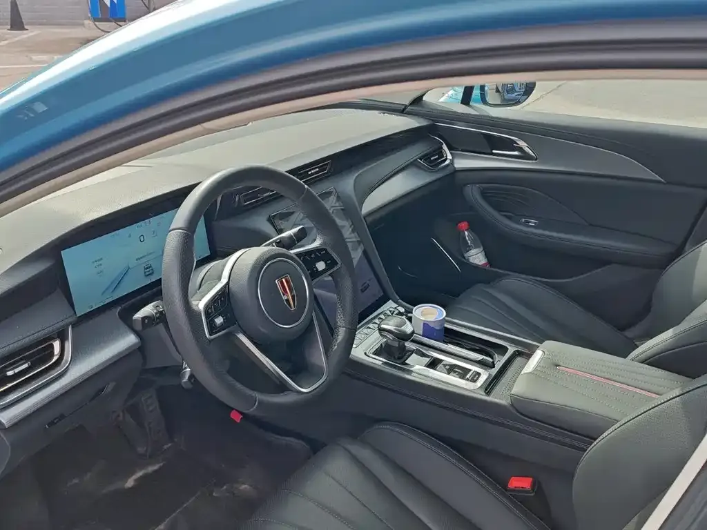 Hongqi H5 — фото 9