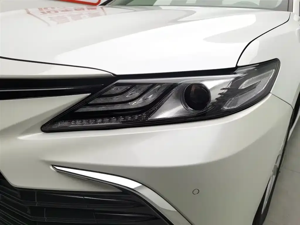Toyota Camry — фото 7