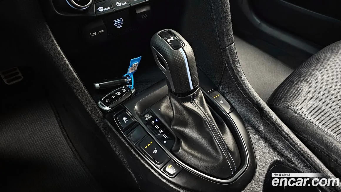 Hyundai Veloster — фото 9
