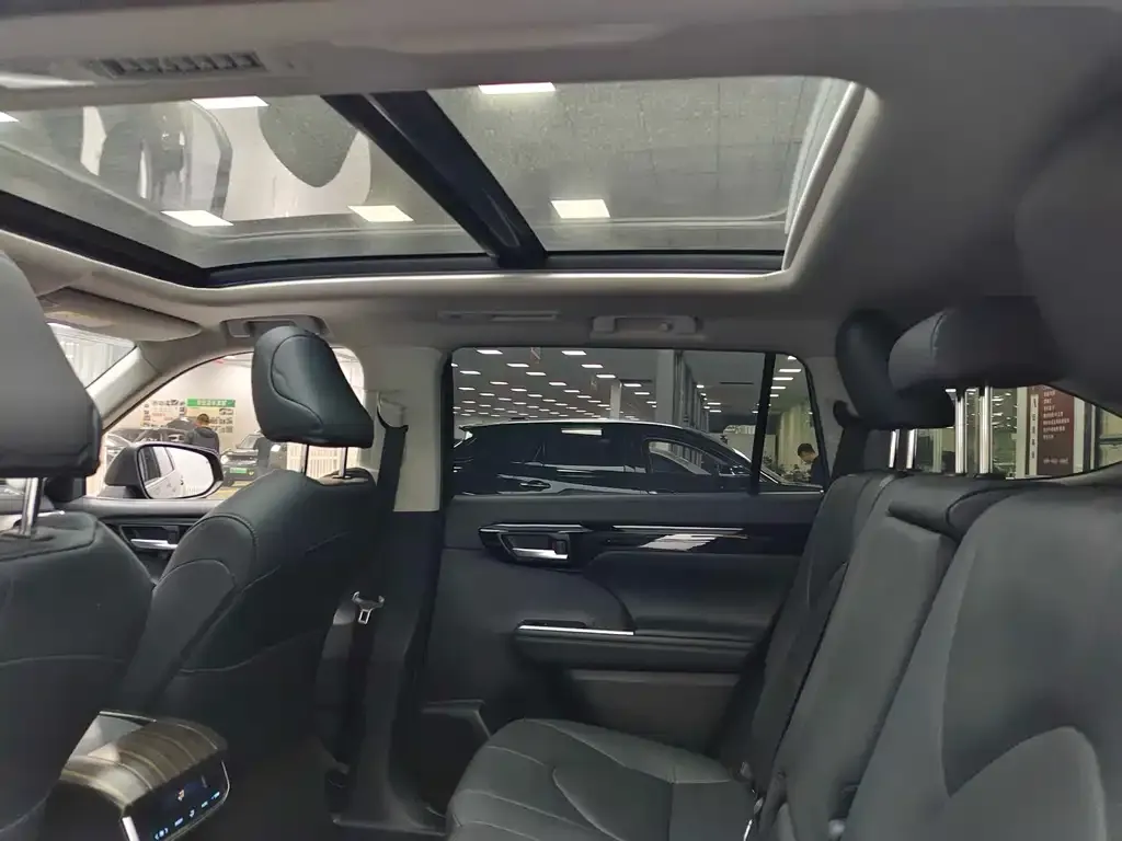 Toyota Highlander 2023 из CN, фото 9